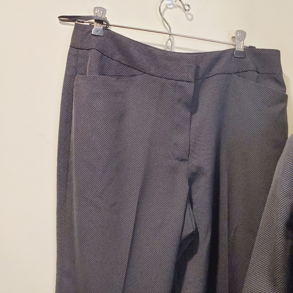 Jones New york suit black stripped size 8 - Picture 8 of 15